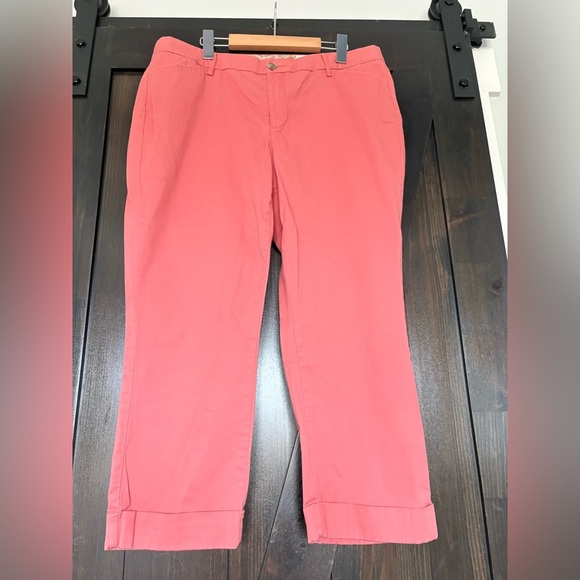 Le Chateau Coral Chino Capris - Picture 1 of 5